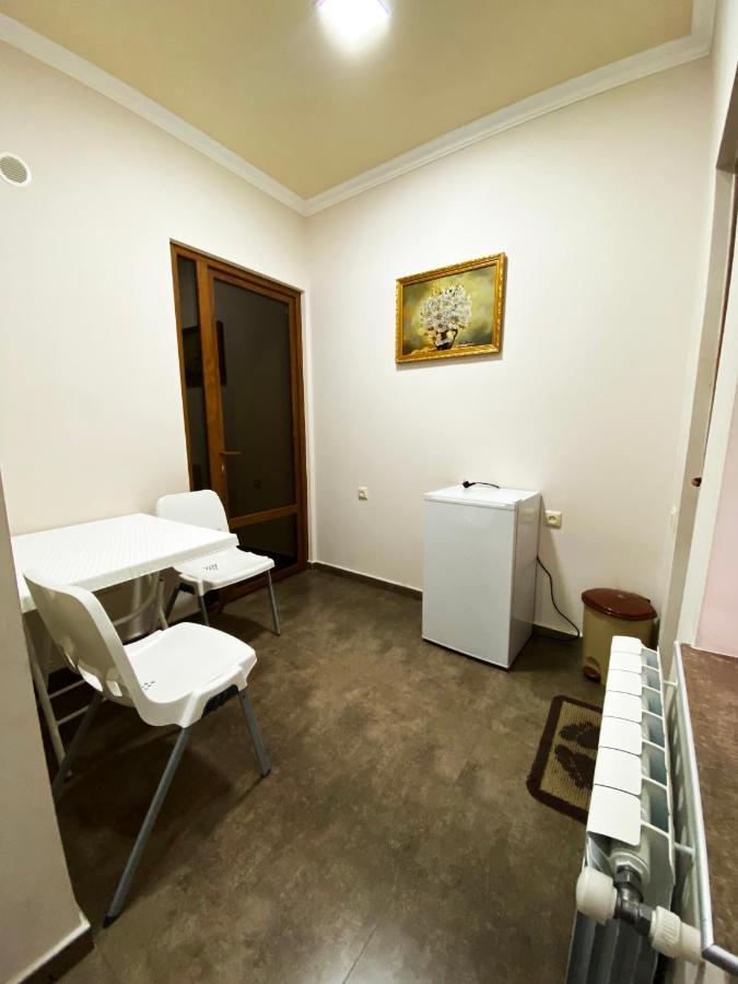 Domino Yerevan Hostel And Hotel Exterior foto