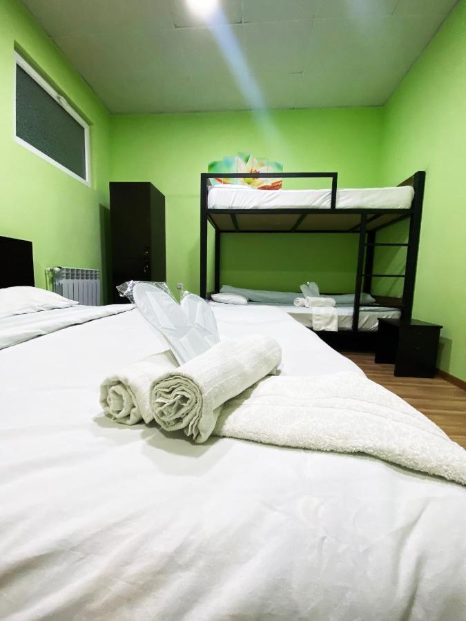 Domino Yerevan Hostel And Hotel Exterior foto