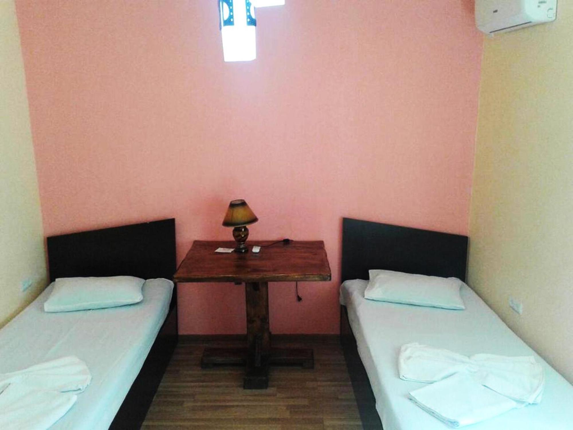 Domino Yerevan Hostel And Hotel Zimmer foto